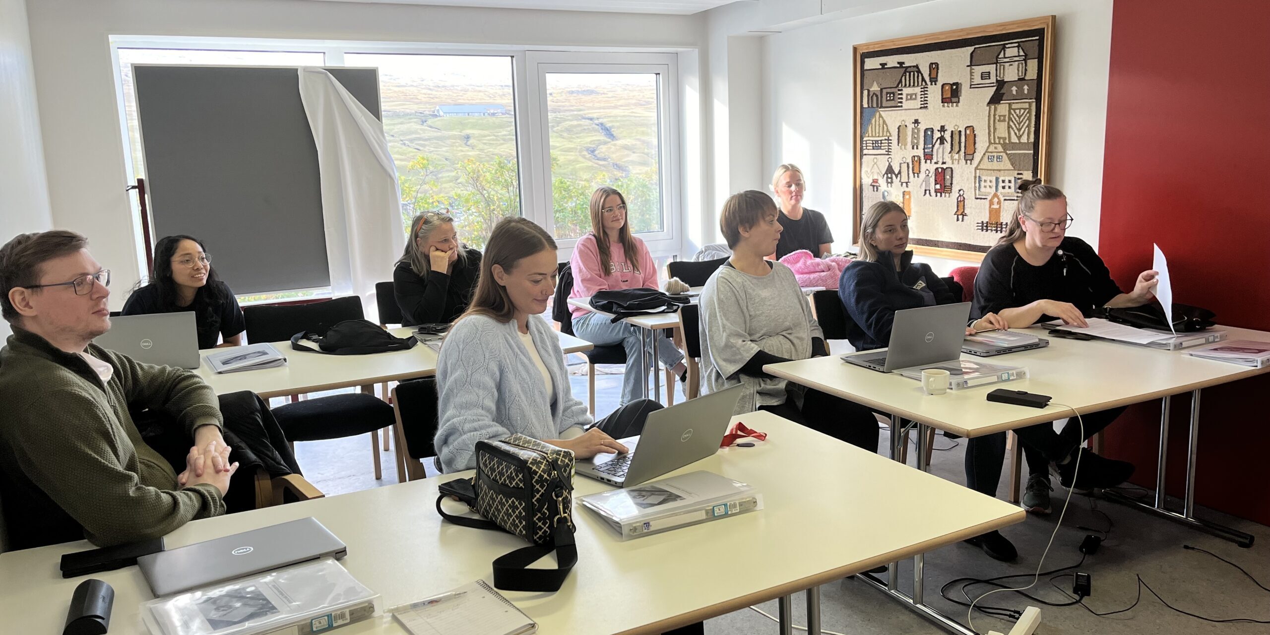 Frálæruhølið Cosmic